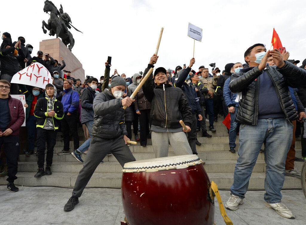 APTOPIX Kyrgyzstan Protests